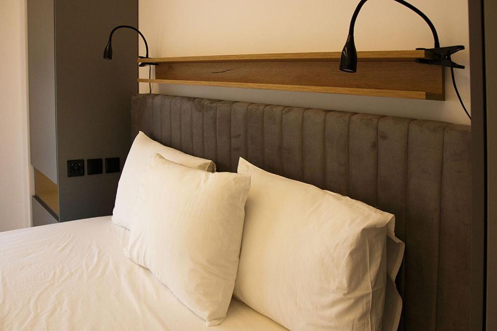 P J Luxury Suites Serres Buitenkant foto