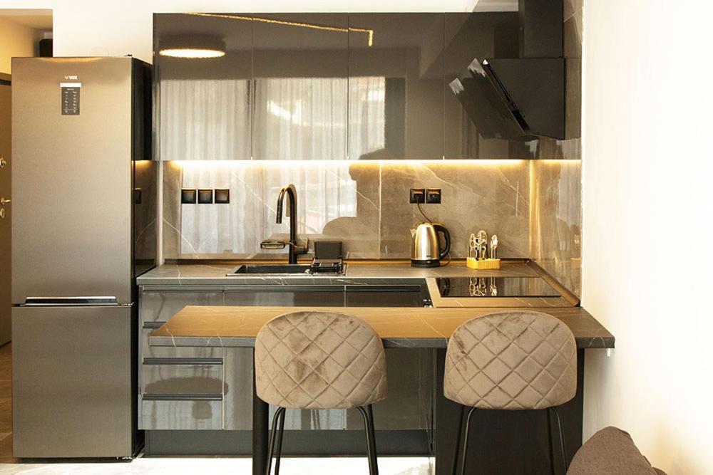 P J Luxury Suites Serres Buitenkant foto