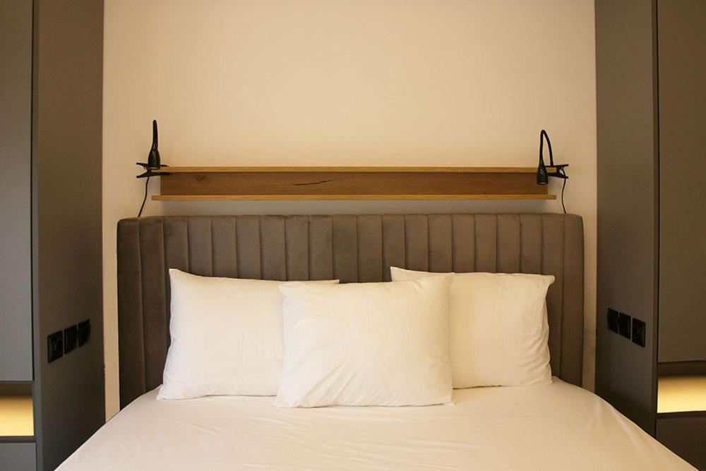 P J Luxury Suites Serres Buitenkant foto