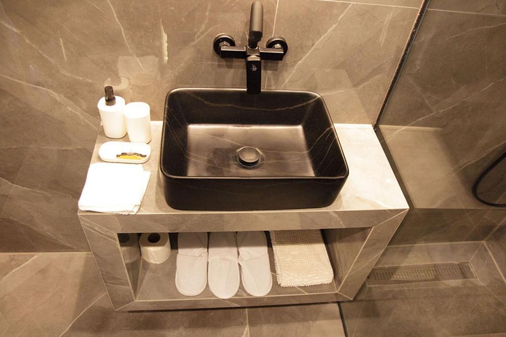 P J Luxury Suites Serres Buitenkant foto