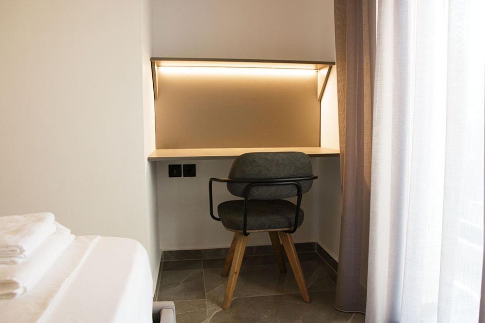 P J Luxury Suites Serres Buitenkant foto