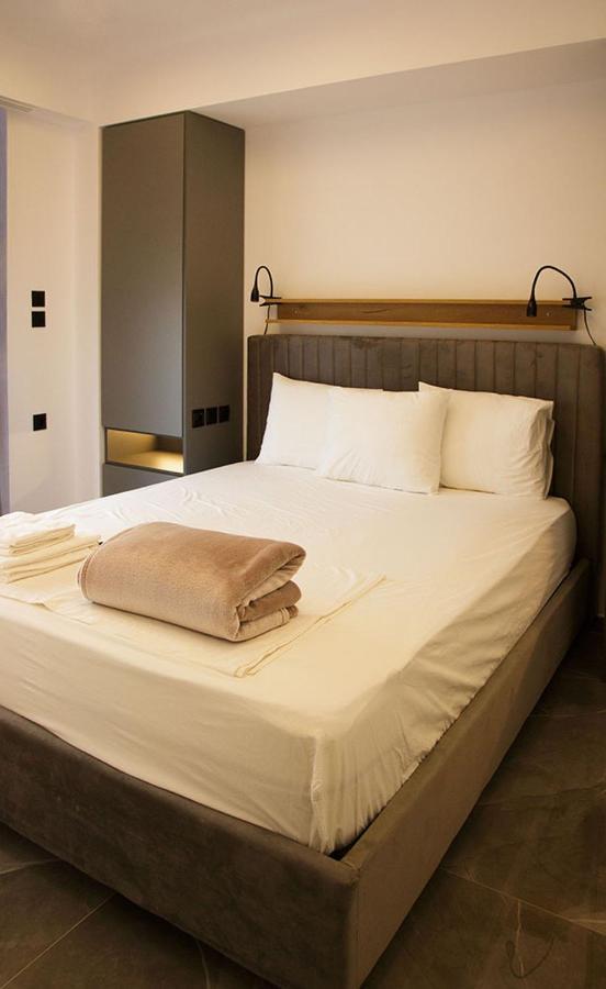 P J Luxury Suites Serres Buitenkant foto