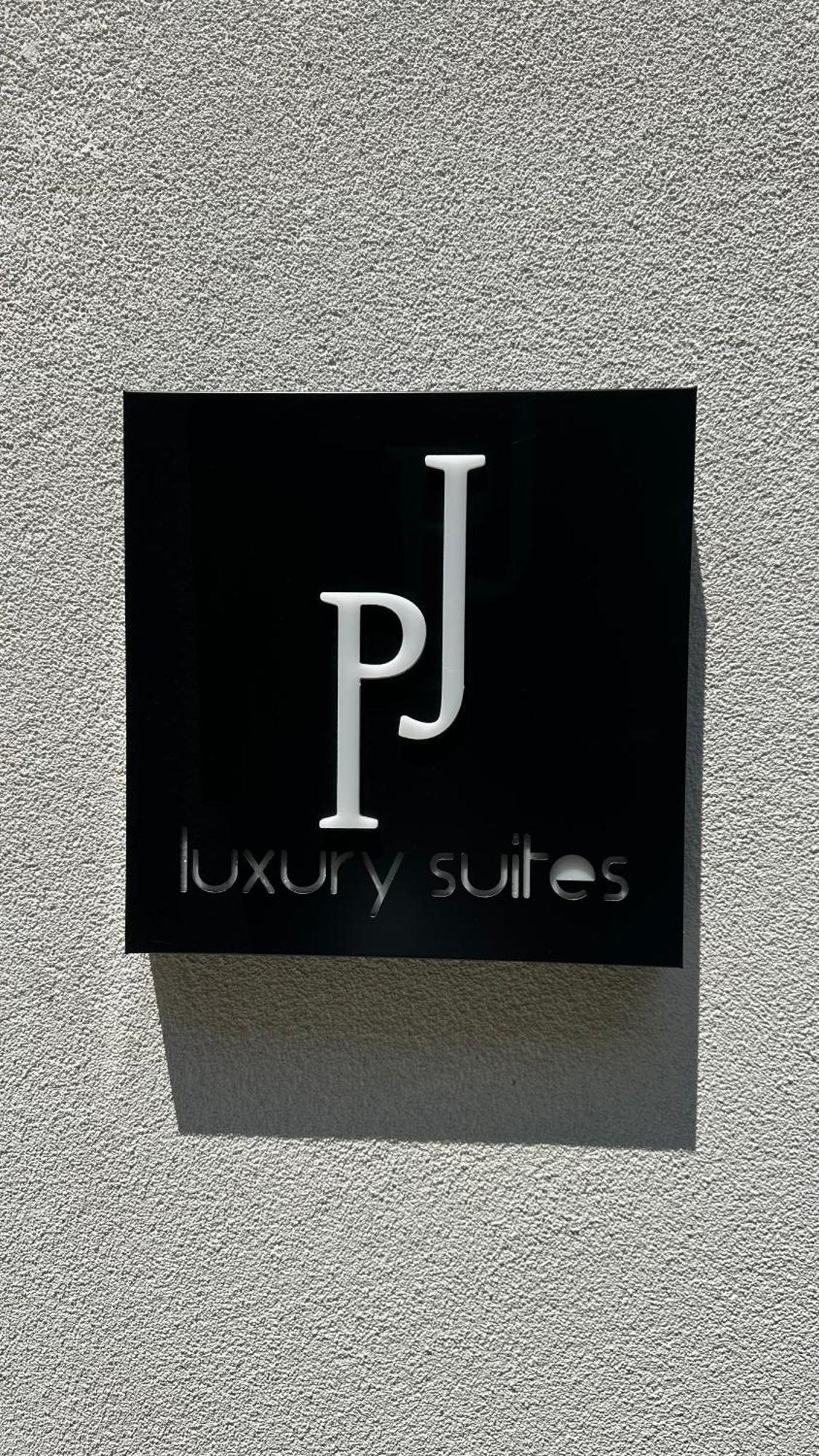 P J Luxury Suites Serres Buitenkant foto